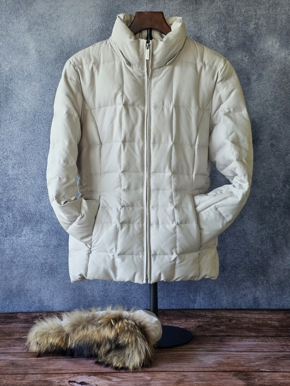 Calvin Klein Duck Down Puffer Jacket XS Ivory Genuine Raccoon Fur Trim EUC - Picture 8 of 12